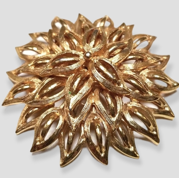 Vintage Signed Roget TM Large Gold Tone Metal Flower Brooch Pin - Picture 3 of 12